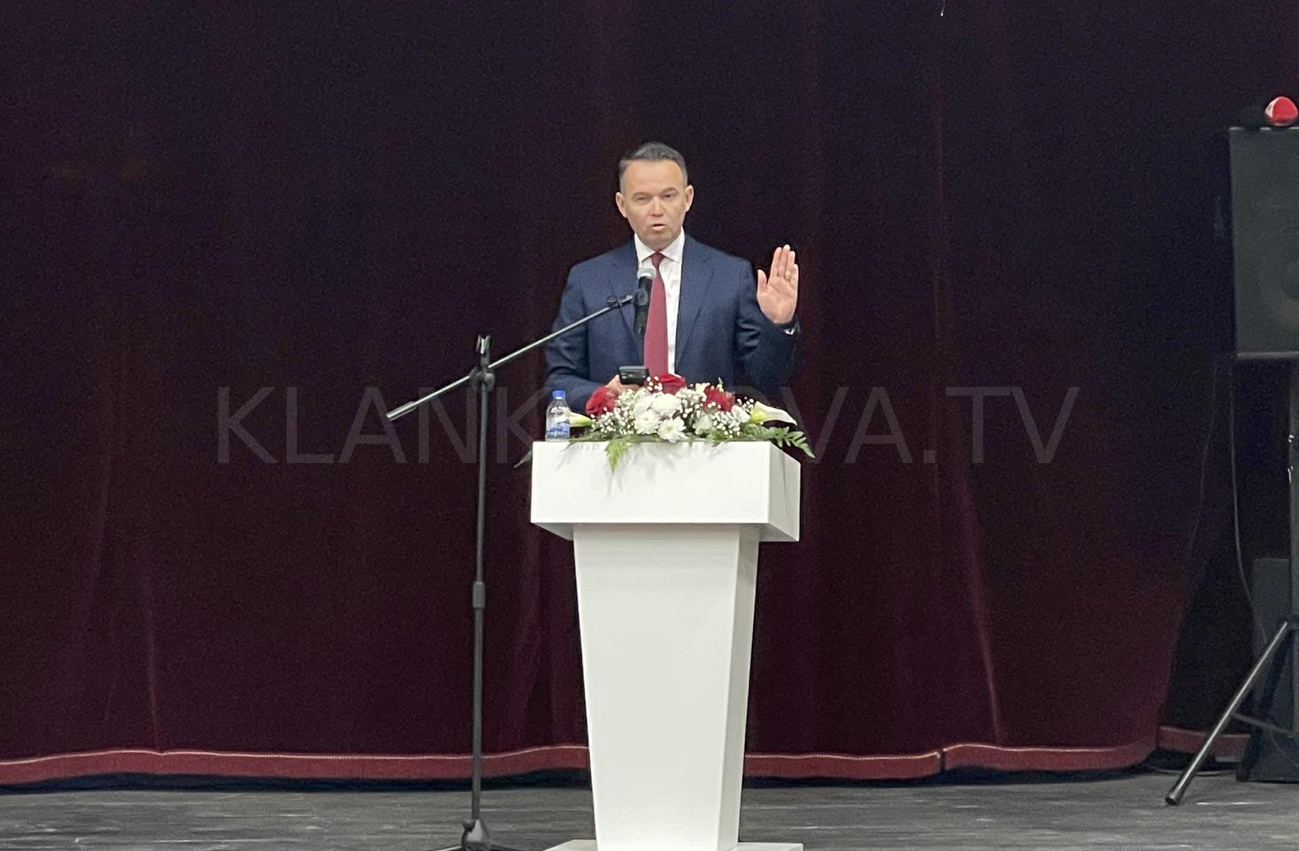 Faton Peci betohet si kryetar i Mitrovicës së Jugut