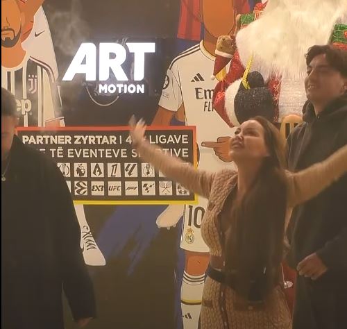  Forca shaci jem   mbishkrim interesant në dronin i cili erdhi për Fjollën  VIDEO 