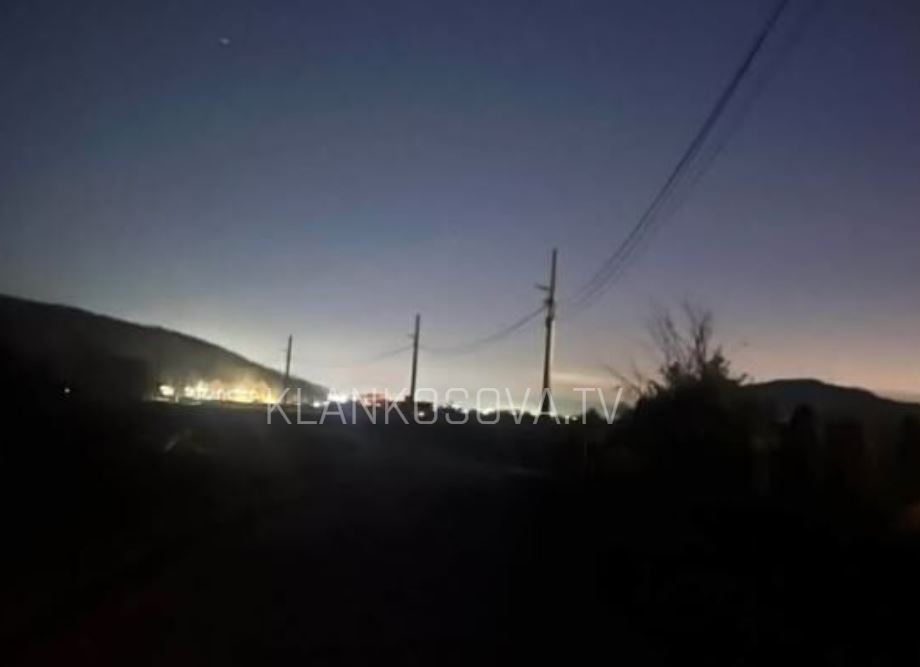 Ndriçimi publik në Lupq të Poshtëm mbi një muaj jashtë funksionit  ankohen banorët