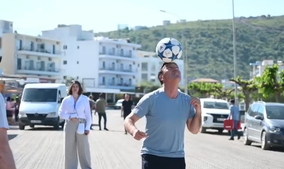 moment-historik-ne-himare-shqiptari-behet-rekordmen-boteror