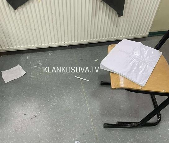 Stafi teknik në grevë, shkolla në Gjilan mbulohet nga mbeturinat (Pamje)