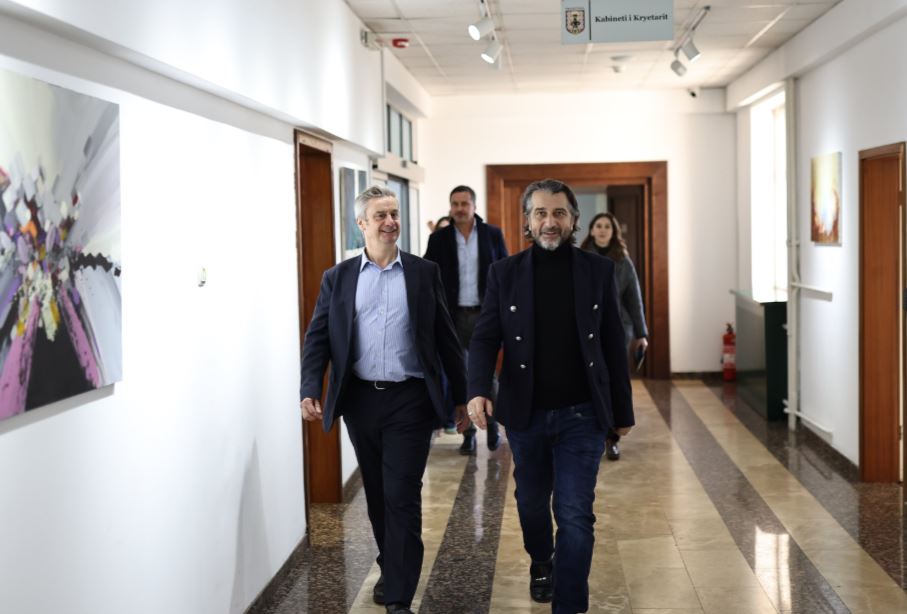 Ambasadori britanik i shkon në zyrë Ramës  e përgëzon për mandatin e ri