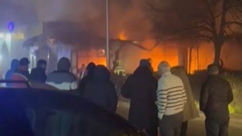 Policia  Nuk ka të lënduar  dëmi i zjarrit në Prizren është i madh