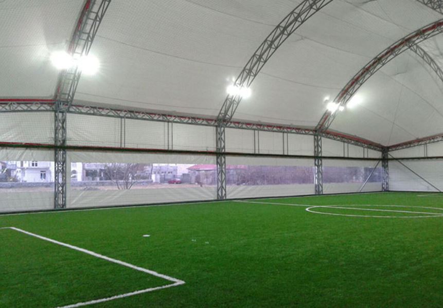 E dhimbshme  Topi e goditi në gjoks teksa luante futboll  vdes 42 vjeçari shqiptar