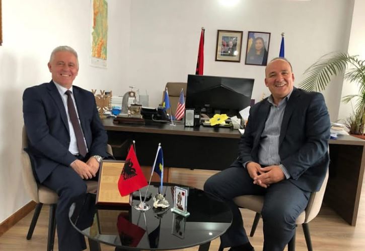 VV e PDK zyrtarizojnë koalicionin në Podujevë një ditë pas zgjedhjeve