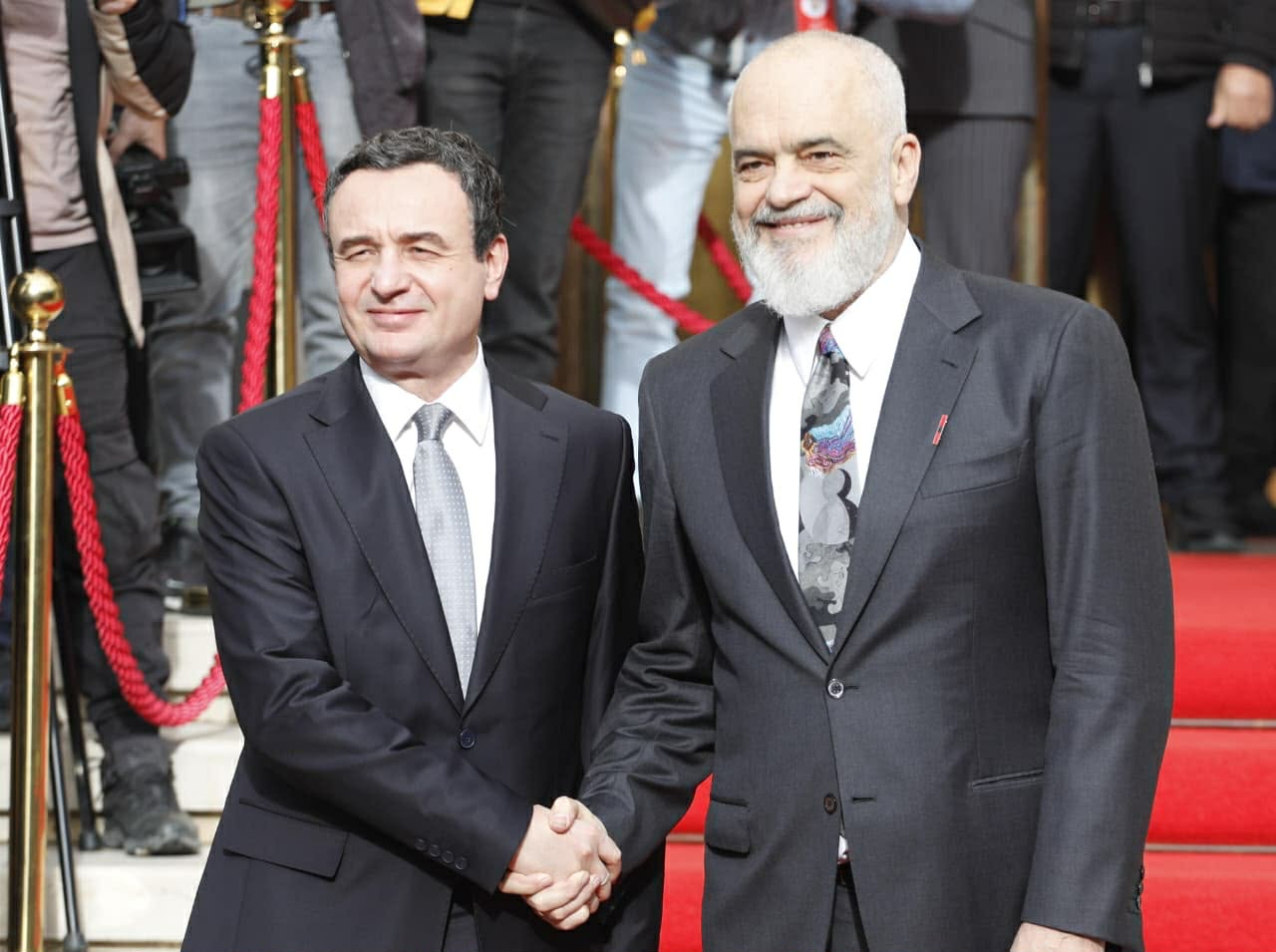 Rama uron Kurtin  Ky mandat të kthehet në sukses e mbarësi për Kosovën