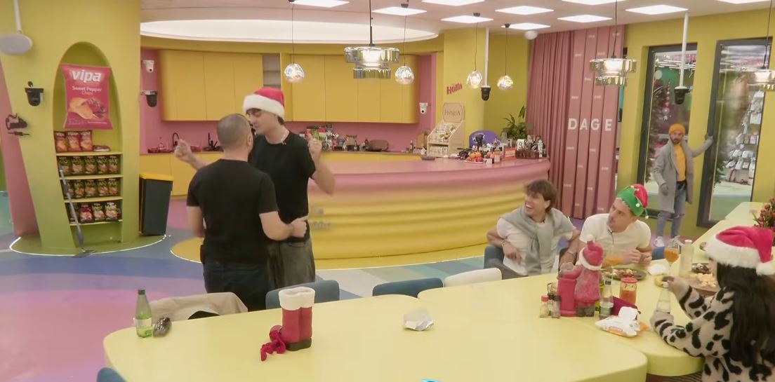  Era kanalizim  a i ke la dhëmbët sot    përplasje e ofendime mes Labit dhe Labinotit  VIDEO 