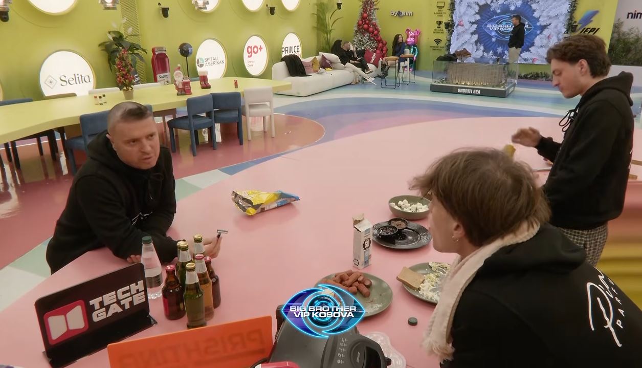 Incidenti me pije  sqarohen Labi dhe Klodi  VIDEO 