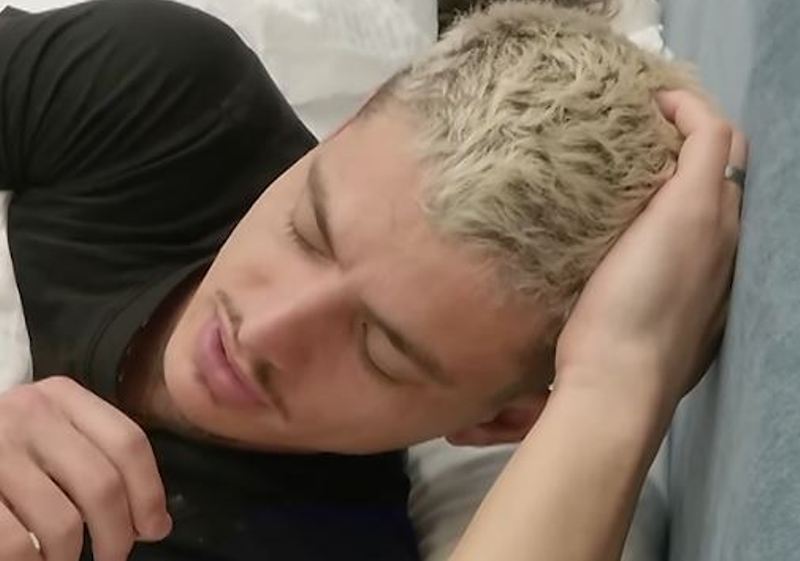  Të dua tepër  të kam jetë  më mungon   Londrimi ia uron dikujt jashtë ditëlindjen  VIDEO 