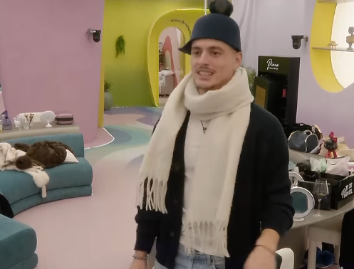 Londrimi  Dua ta lë shtëpinë në këto momente   VIDEO 