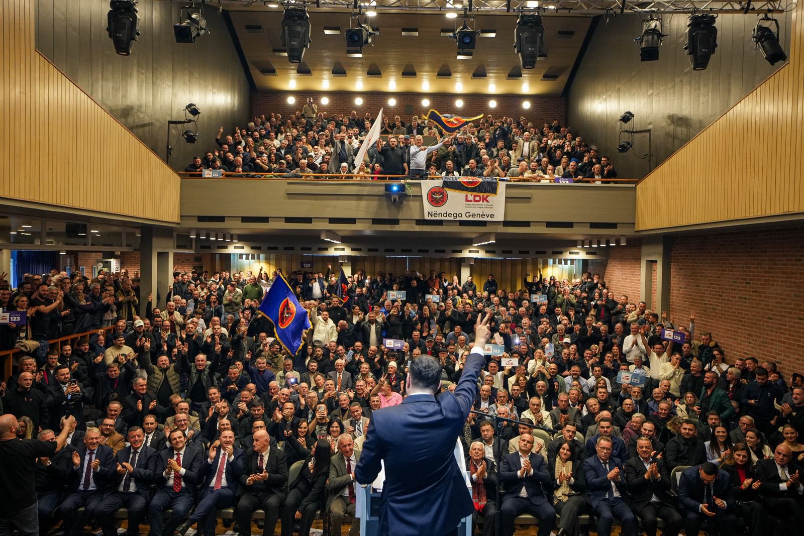 Abdixhiku takohet me bashkatdhetarët në Zvicër  Të fala nga Mërgata e Lidhjes