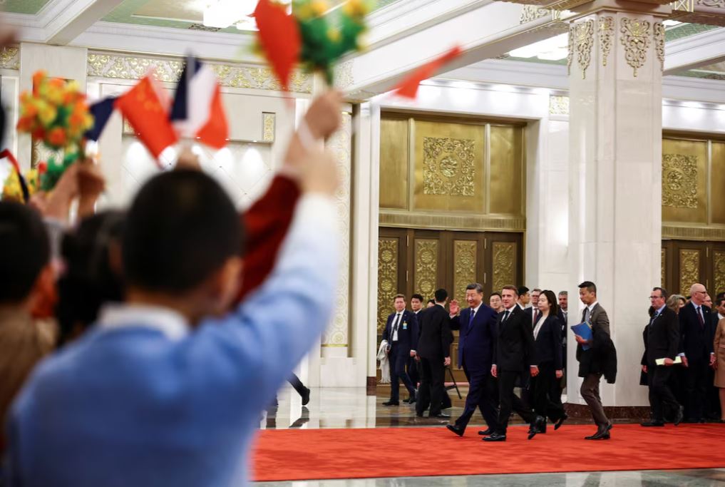 Macron i kërkon Xi-së të ndihmë për përfundimin e luftës në Ukrainë, duke ribalancuar tregtinë globale