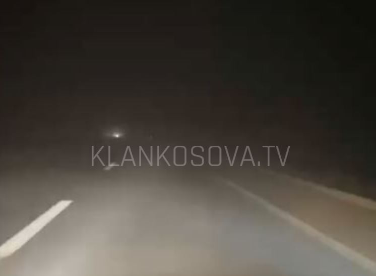 Kujdes! Mjegulla kaplon magjistralen Prishtinë-Pejë (VIDEO)