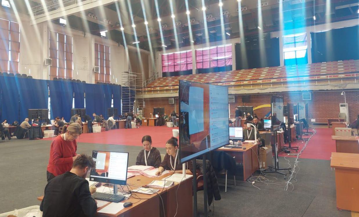 Votat e deputetëve në Prishtinë e Pejë  procesi në dy komunat më i ngadalësuar