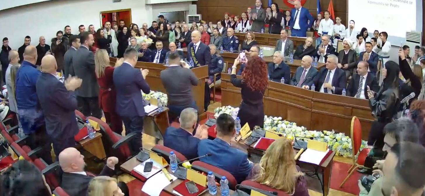 Gazmend Muhaxheri jep betimin për mandatin e katërt si kryetar i Pejës