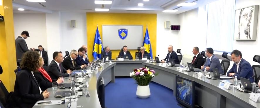 kurti-rrit-minimalen-shtohen-pagat-e-zeza-video