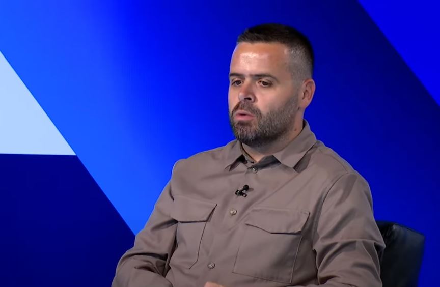 Gjykata do të lëshojë urdhërarrest për dy personat që e kërcënuan Xhemajl Rexhën