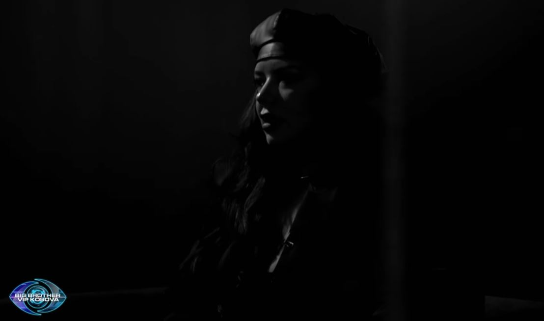 Ishte braktisur nga nëna  Sasa s i ndalë lotët  Përqafimi i saj më kishte munguar tërë jetën  VIDEO 