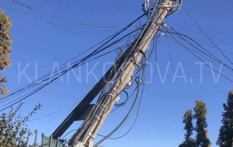 Shtylla elektrike në Dragodan gati të rrëzohet  banorët ndihen të rrezikuar