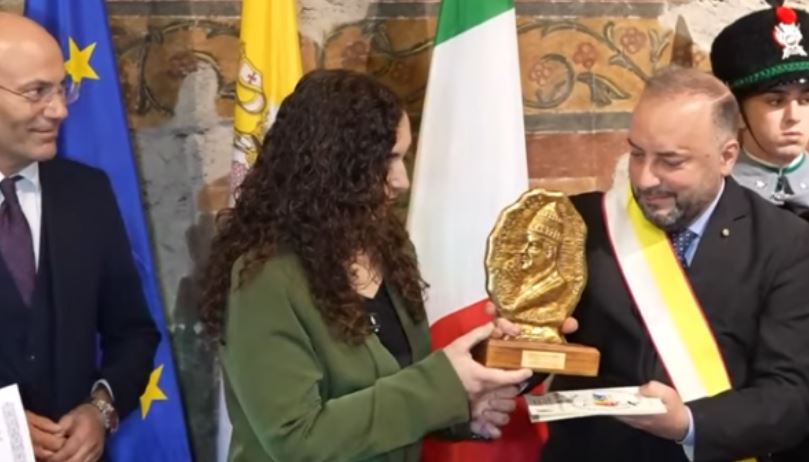  Zoti e bekoftë miqësinë e Kosovës me Selinë e Shenjtë   Osmani u nderua në qytetin e Papëve  VIDEO 