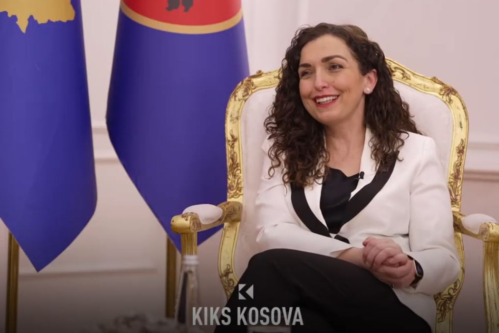 “Jemi shumë sevdali” - Si festohet Viti i Ri në familjen e presidentes, Vjosa Osmani? (VIDEO)