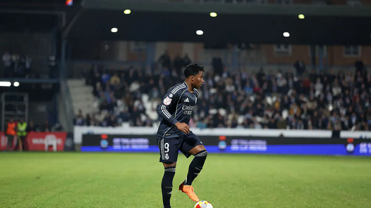 zyrtare-endrick-prezantohet-si-lojtar-i-lyonit