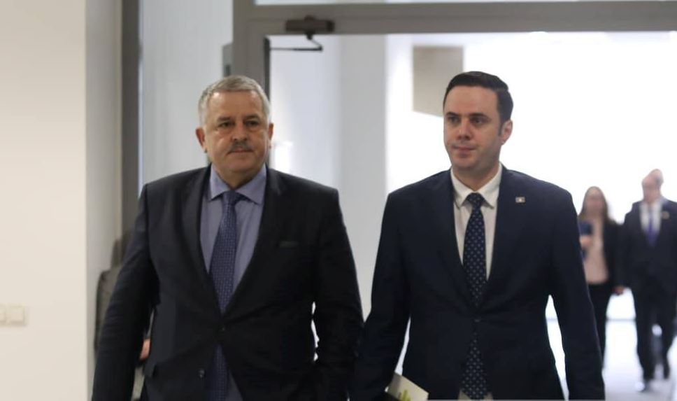 Veliu i kërkon publikisht llogari Abdixhikut për humbjet  Askush nuk është mbi partinë