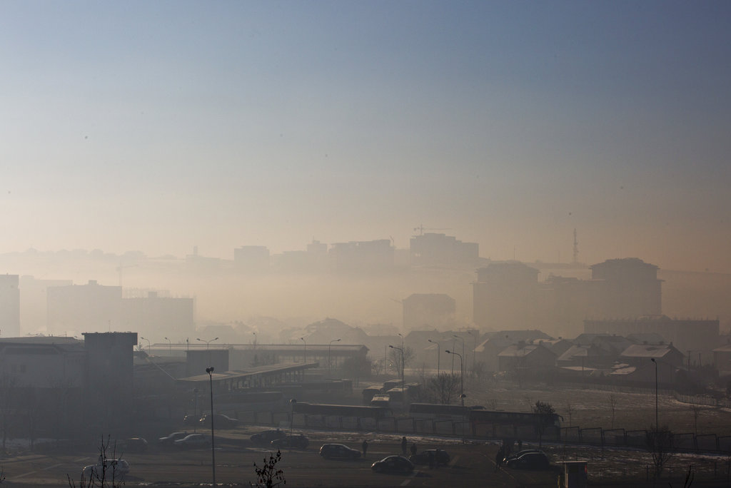 Kosova në alarm për ajër të ndotur  Morina  Mbani maska dhe mos hapni dritaret  VIDEO 