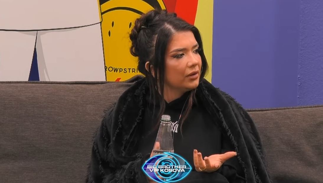  Nuk e kuptoj   Alba nis të flasë me vetveten  VIDEO 