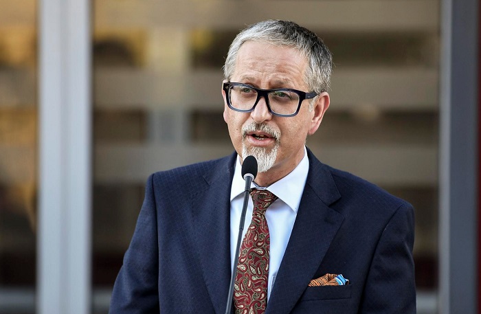 Arben Vitia kërkon votë me projekte Facebooku  VIDEO 