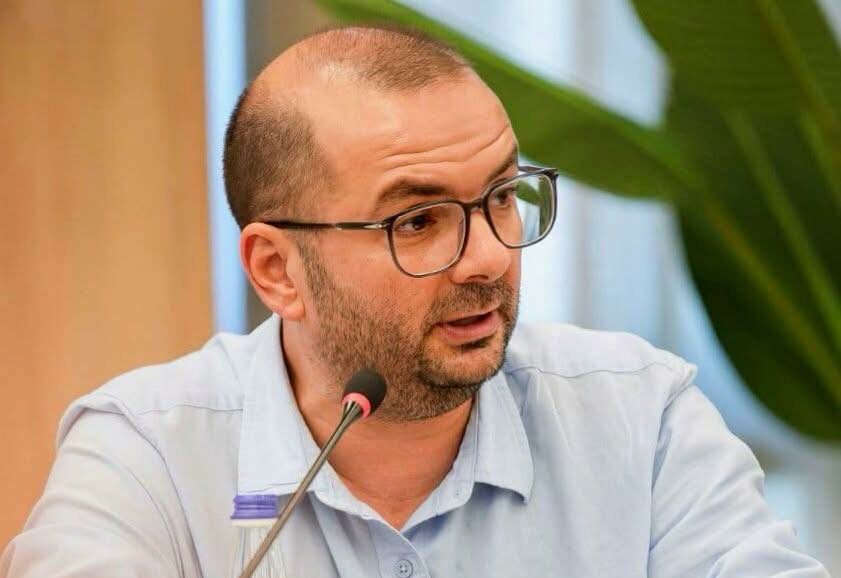 Arbër Ismajli ia mësyn garës për deputet