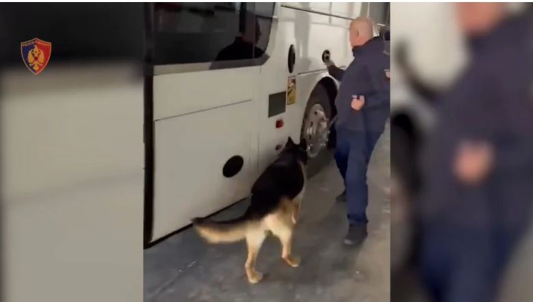 Kapen drogë  armë  bizhuteri dhe 29 mijë euro në Portin e Durrësit