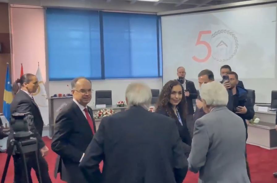 ASHAK u feston 50 vjetorin  pjesë e ceremonisë liderë nga Kosova e Shqipëria