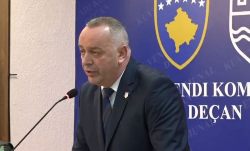 Bashkim Ramosaj betohet për mandatin e tretë si kryetar i Deçanit