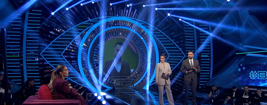 LIVE  Tragjedia familjare   debat i ashpër mes Elijonës dhe Labit  VIDEO 