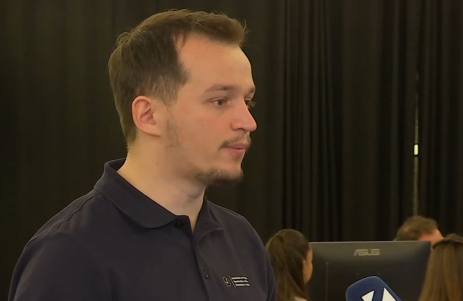 Cakolli: Deri në orën 08:00, 3% e vendvotimeve nuk janë hapur me kohë (VIDEO) 
