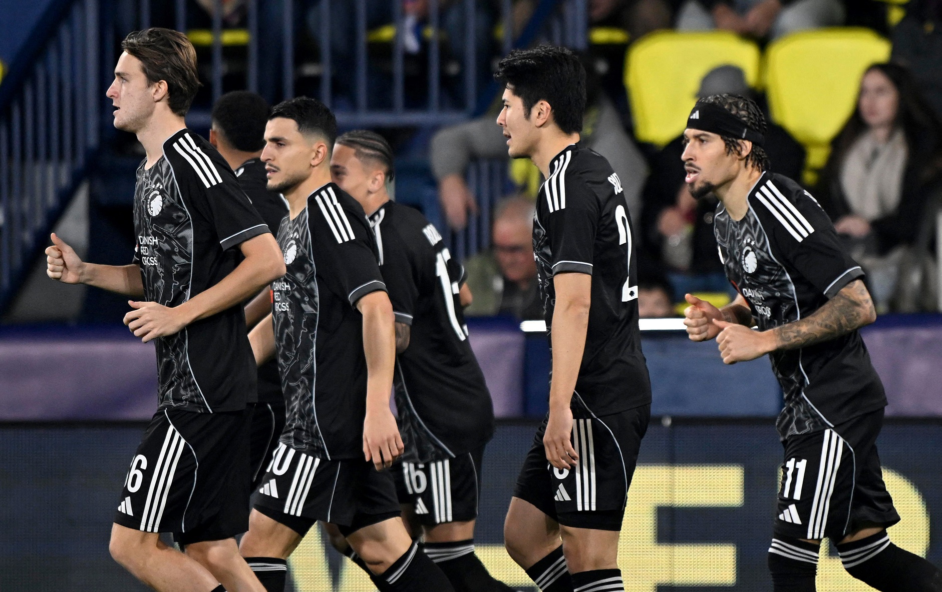 Ndodh edhe kjo në Champions League, ngatërrohet himni me atë të Europa Leagues