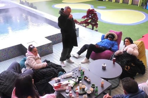  Natën s merrja frymë   trus by  ën   degradon debati mes Shkurtës dhe Albës  VIDEO 