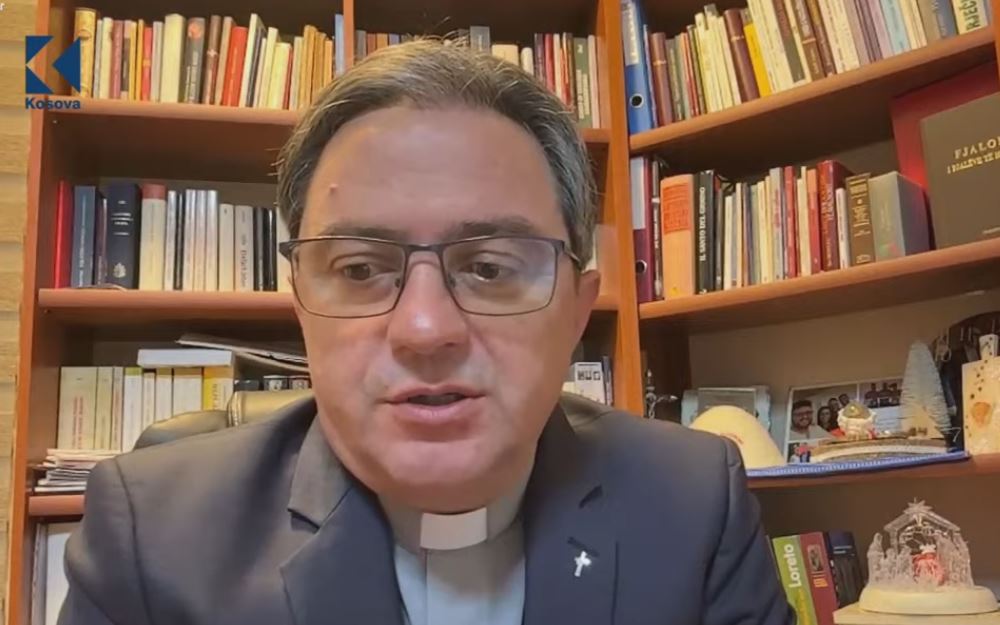  Festa e Krishtlindjes na thërret të bëhemi më të mirë dhe më solidarë   VIDEO 