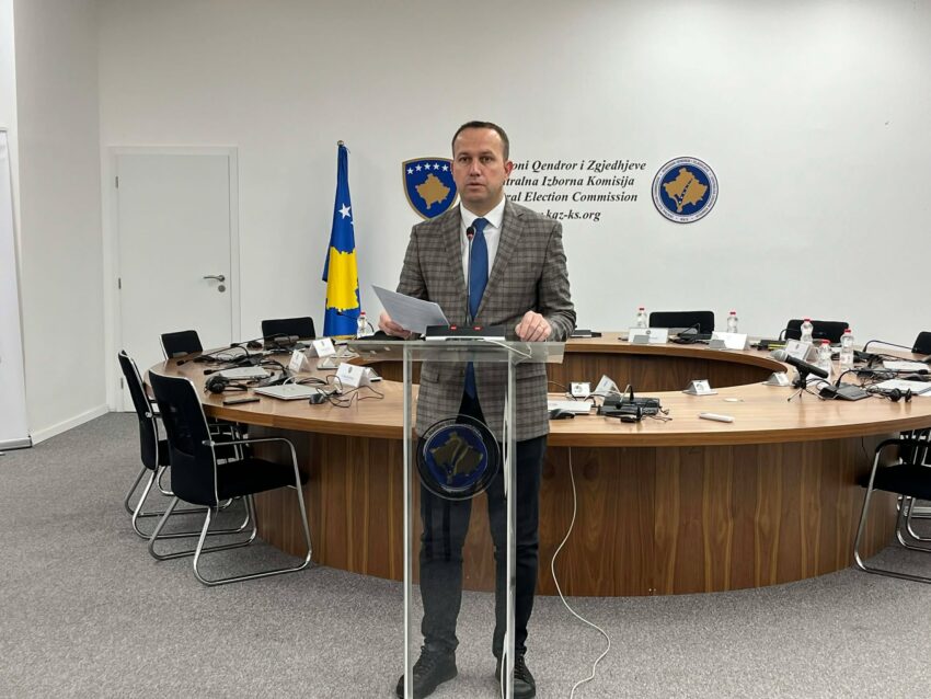 Elezi  Deri në ora 09 00 në 25 përfaqësi diplomatike votuan mbi një mijë votues