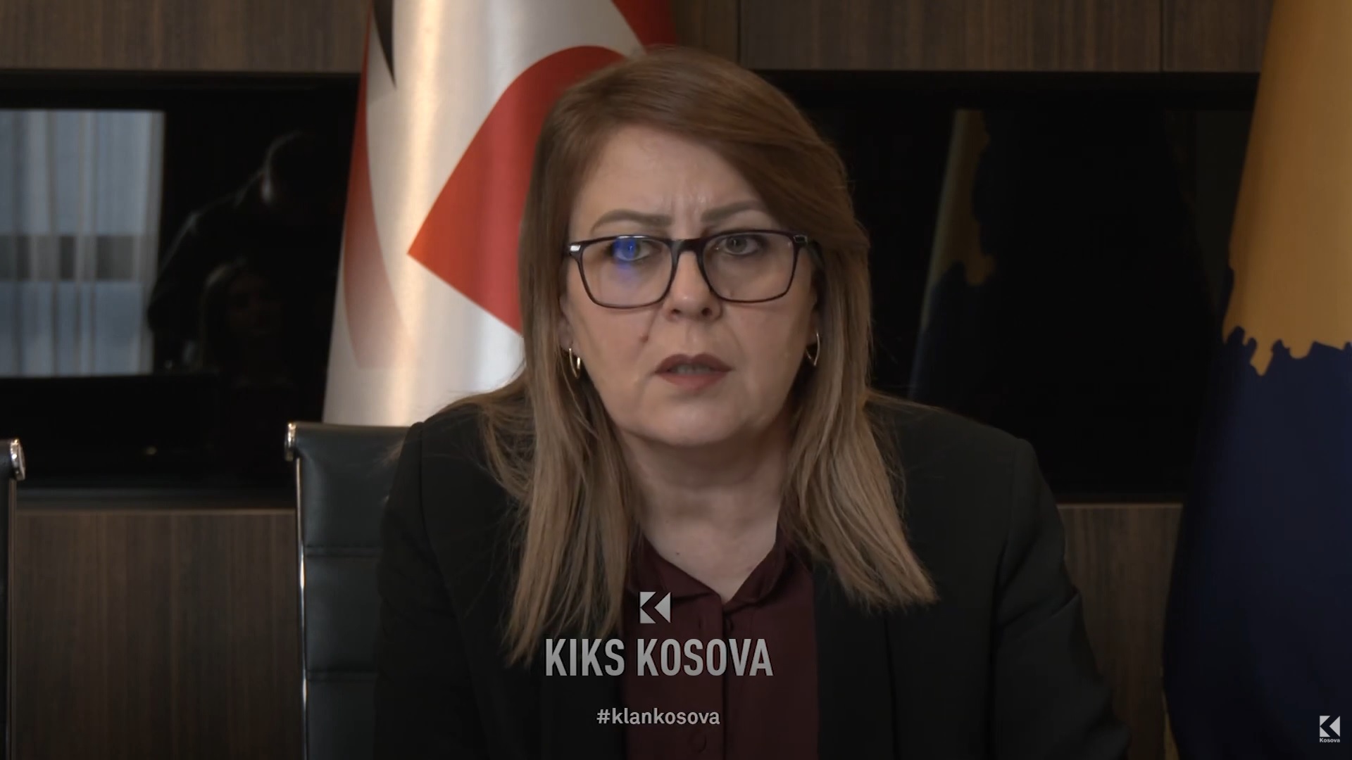 Cili ministër nënshkroi dy kontrata njëburimore brenda 24 orëve? (VIDEO)