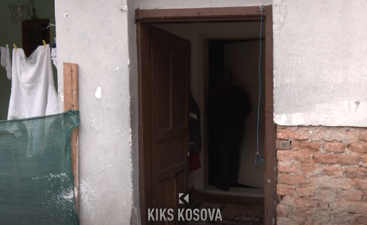 “Sonte s’e di ku flejmë” – rrëfimi rrëqethës i një nëne nga Prishtina (VIDEO)