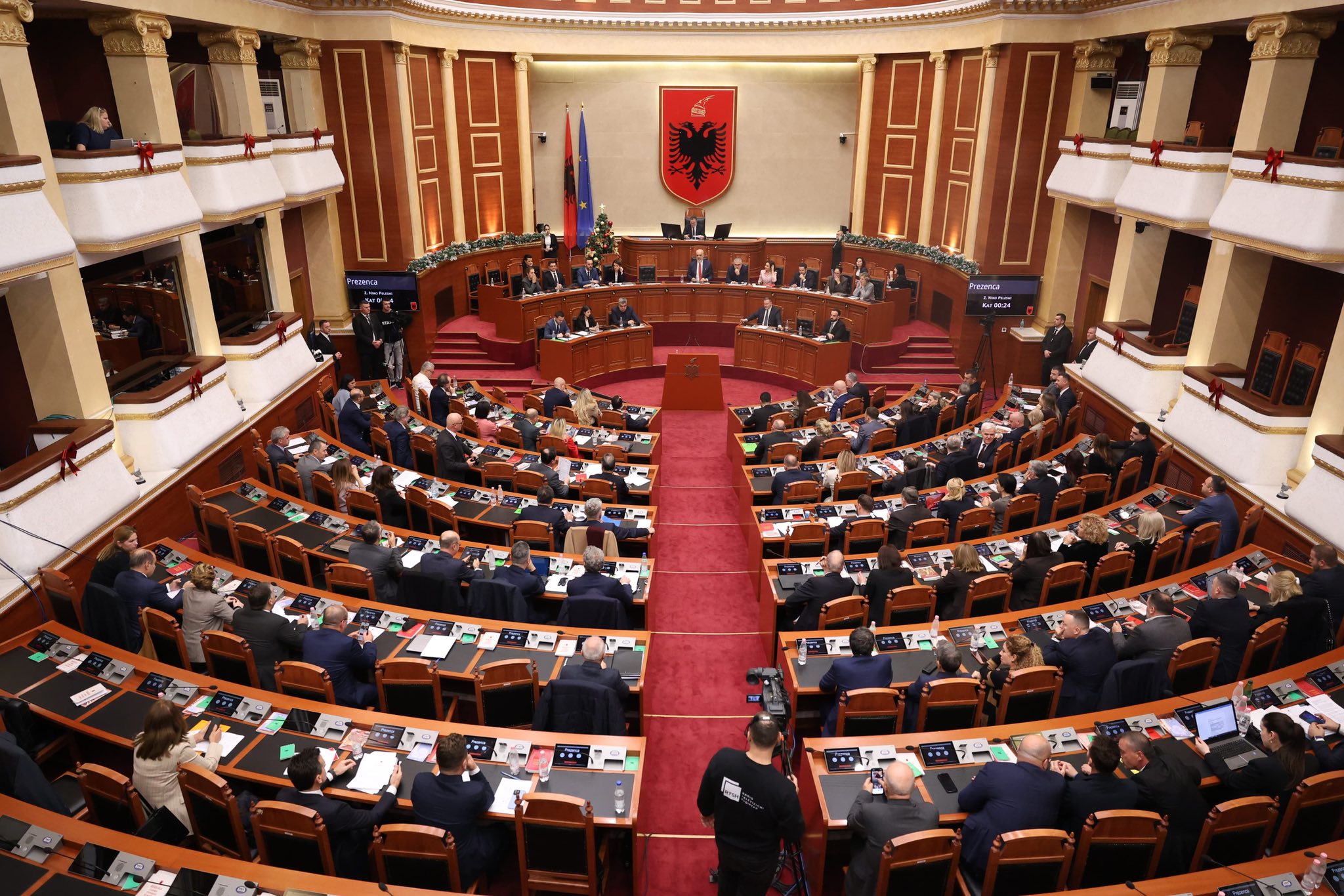 Kuvendi i Shqipërisë miraton  paqen fiskale   pavarësisht kundërshtimeve ndërkombëtare