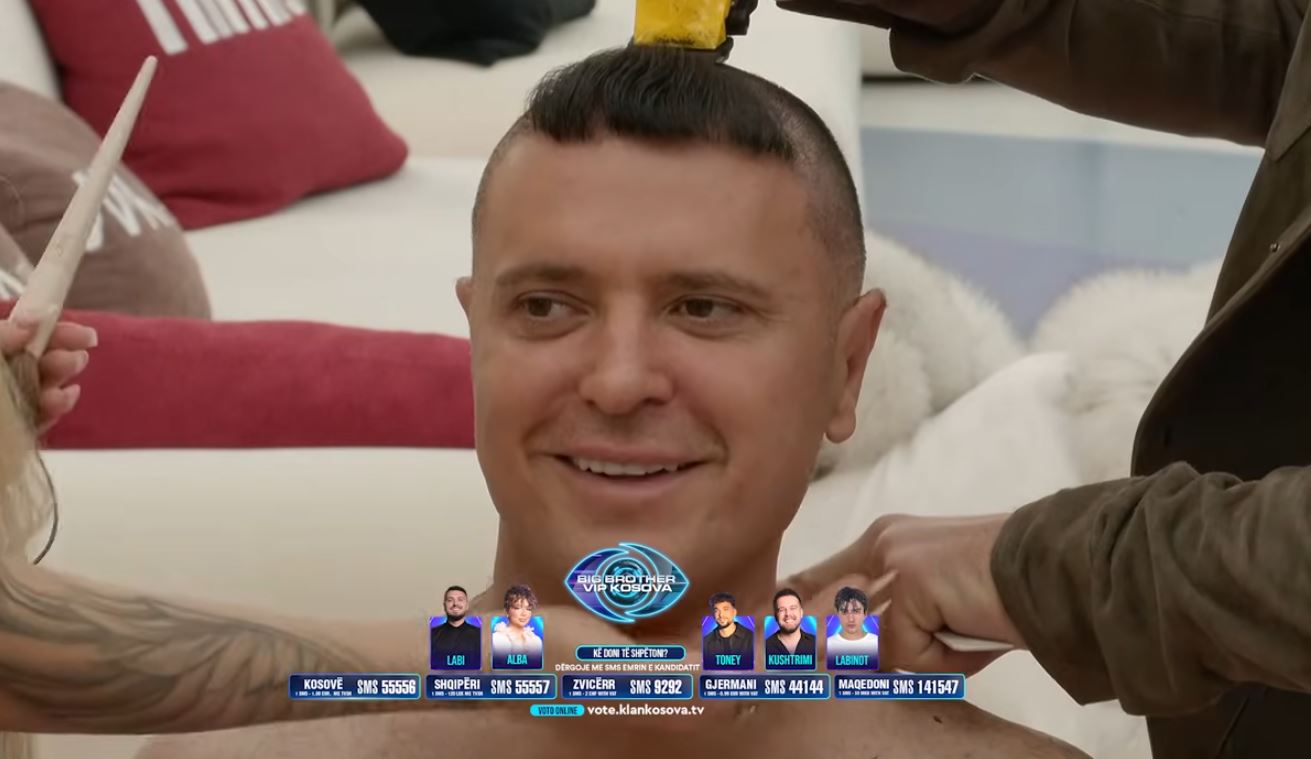 Labi përqesh banorët  Nuk kanë lojë  vetëm me mua e kanë  Noti  Noti  Noti   VIDEO 