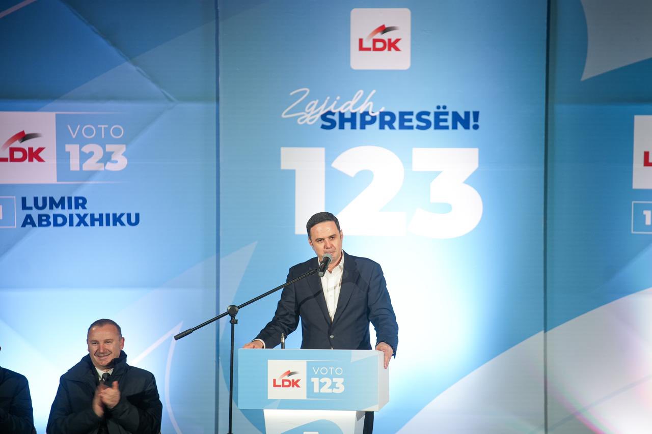 Deklaratë e fortë e Abdixhikut  Sekti na futi në paranojë  se Trumpi po vjen me thika në hartë  VIDEO 