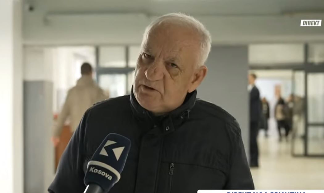 Qytetari në Prishtinë ankohet se nuk ka zyrtar që e ndihmon (VIDEO)