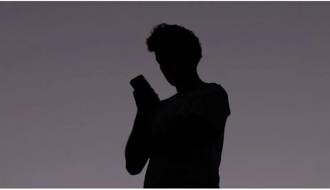 ky-eshte-fundi-adoleshentet-australiane-vajtojne-humbjen-e-mediave-sociale