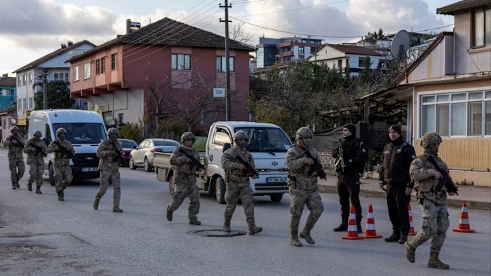 turqia-arreston-mbi-300-te-dyshuar-per-isis-pas-vrasjes-se-tre-policeve-prane-stambollit