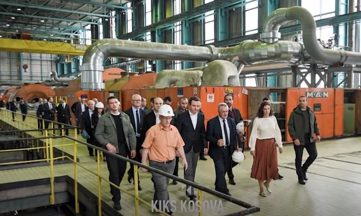 Krejt partia në punë të shtetit, VV-ja kontrollon ujin e rrymën me familjarë (VIDEO)
