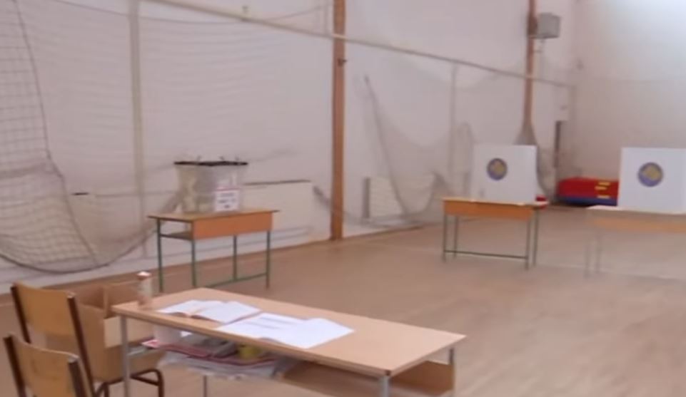 Edhe Zubin Potoku telashe me rrymë – nuk pengohet procesi i votimit (VIDEO)